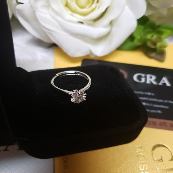 1 Carat Moissanite Ring with 925 Sterling Silver Band- RESIZABLE RING - Picture 2 of 6